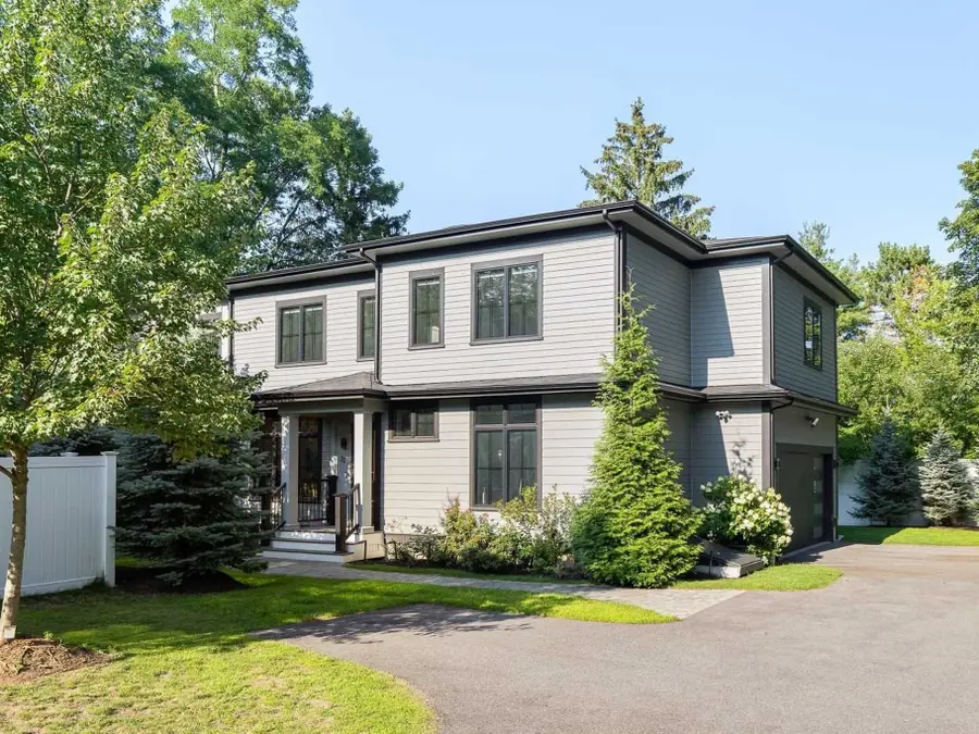 32 Lantern Ln, Wellesley, MA 02481 - #2