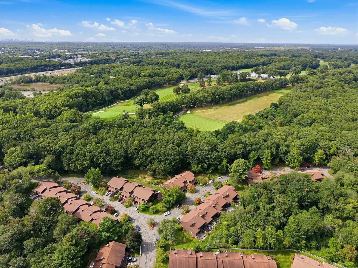 16 Country Club Rd #16, Peabody, MA 01960 - #1