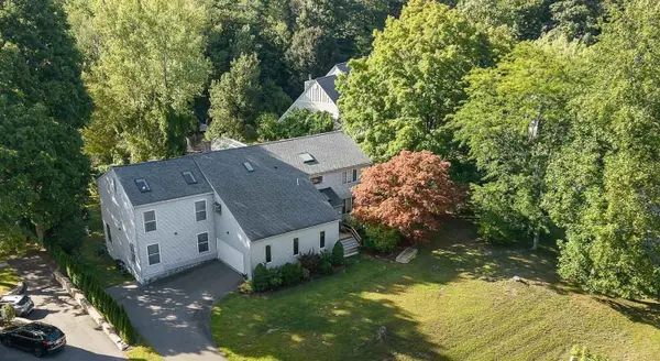 10 Pond View Ln, Ashland, MA 01721