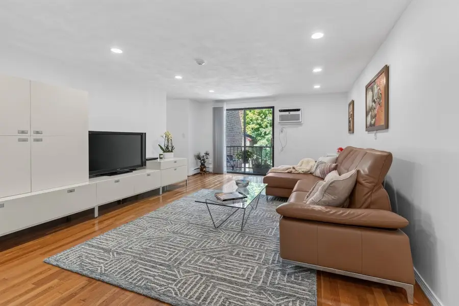 131 Pierce St #304, Malden, MA 02148 - #3