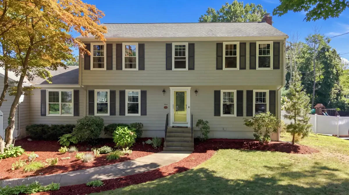 4 Portmore Ln, Framingham, MA 01702 - #1