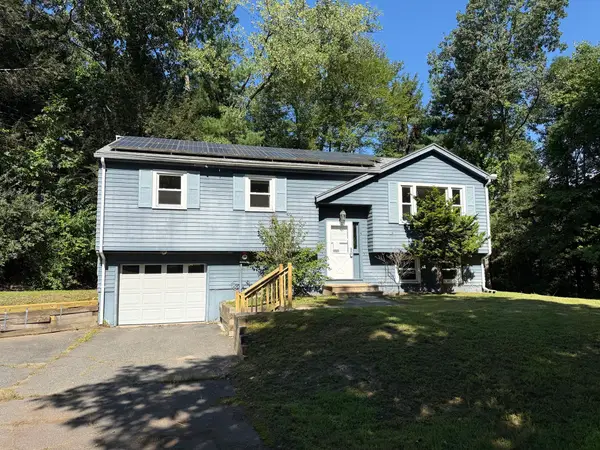 5 Edge Hill Rd, Amherst, MA 01002