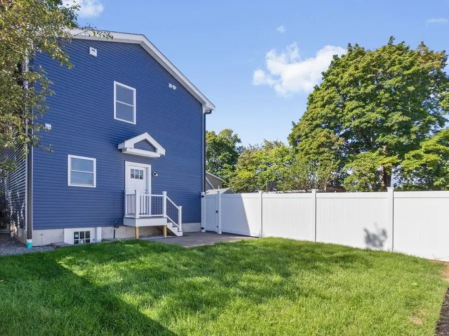 28 Ash Street #2, Waltham, MA 02453 - #3