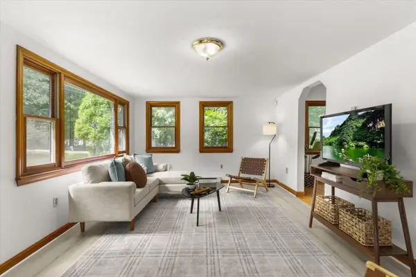 229 Bent St, Franklin, MA 02038