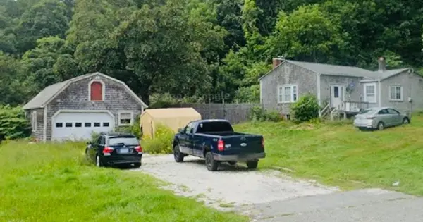 26 Bulgarmarsh Rd, Tiverton, RI 02878