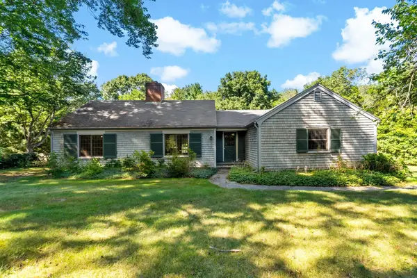 84 Carpenter St, Rehoboth, MA 02769