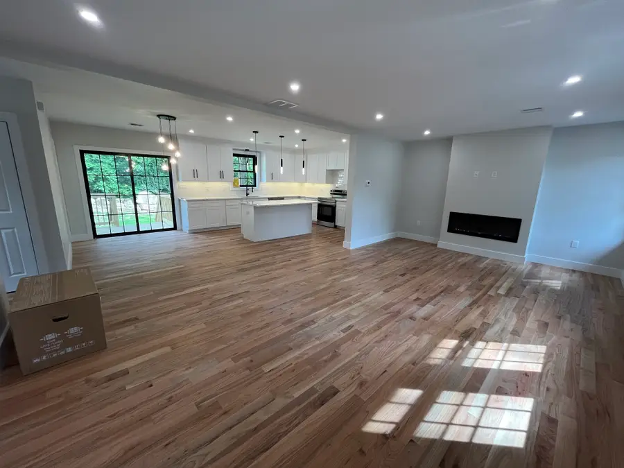 46 Emond St #A, Northbridge, MA 01534 - #3