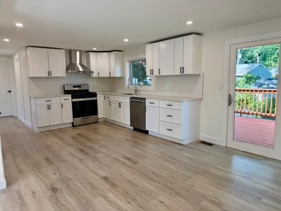 37 Karen St, Lowell, MA 01851 - #3