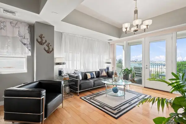 550 Pleasant St #201, Winthrop, MA 02152