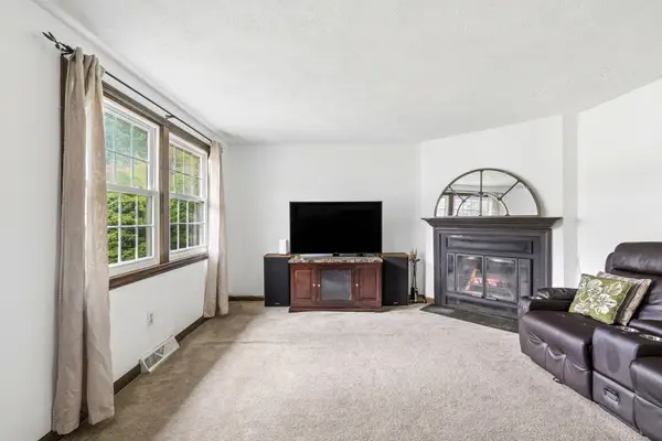 47 Prescott Dr #47, Chelmsford, MA 01863