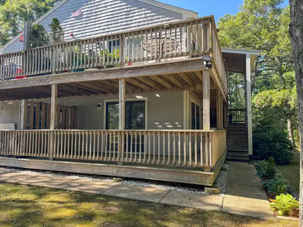 35 Ashumet Rd #3B, Mashpee, MA 02649