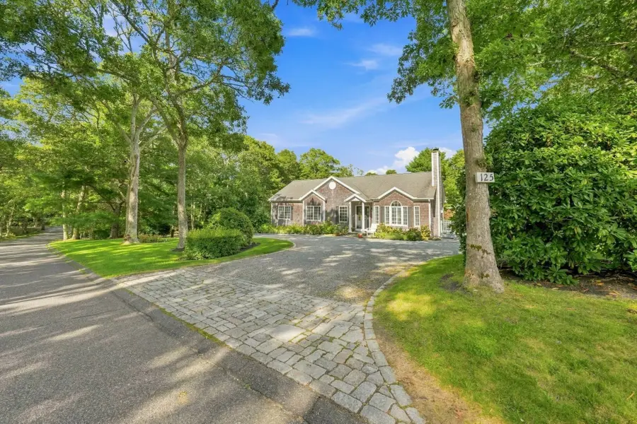 125 Mayflower Ln, Tisbury, MA 02568 - #2