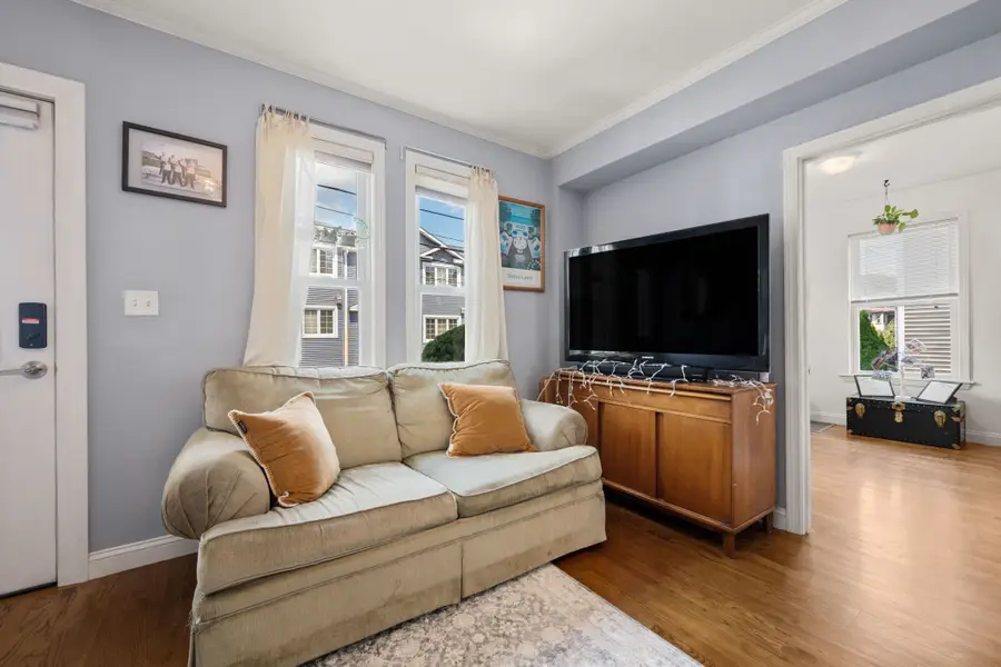 53 Myrtle St #2, Waltham, MA 02453 - #3
