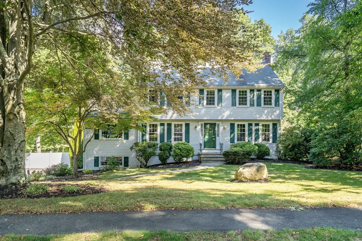8 Barry Dr, Framingham, MA 01702 - #1