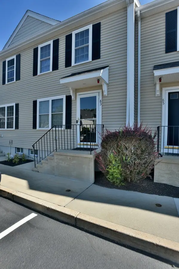 83 Boxberry Ln #83, Rockland, MA 02370