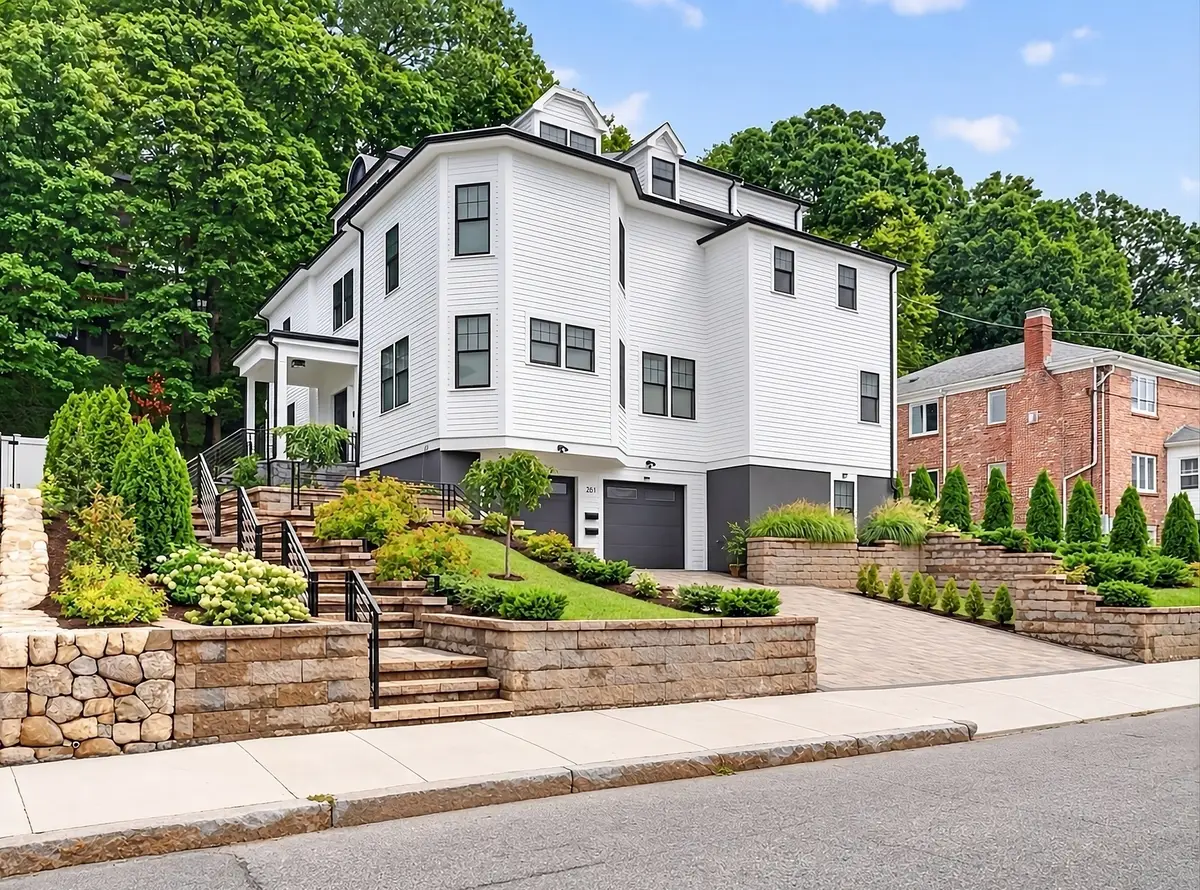 261 Tappan St #1, Brookline, MA 02445 - #1