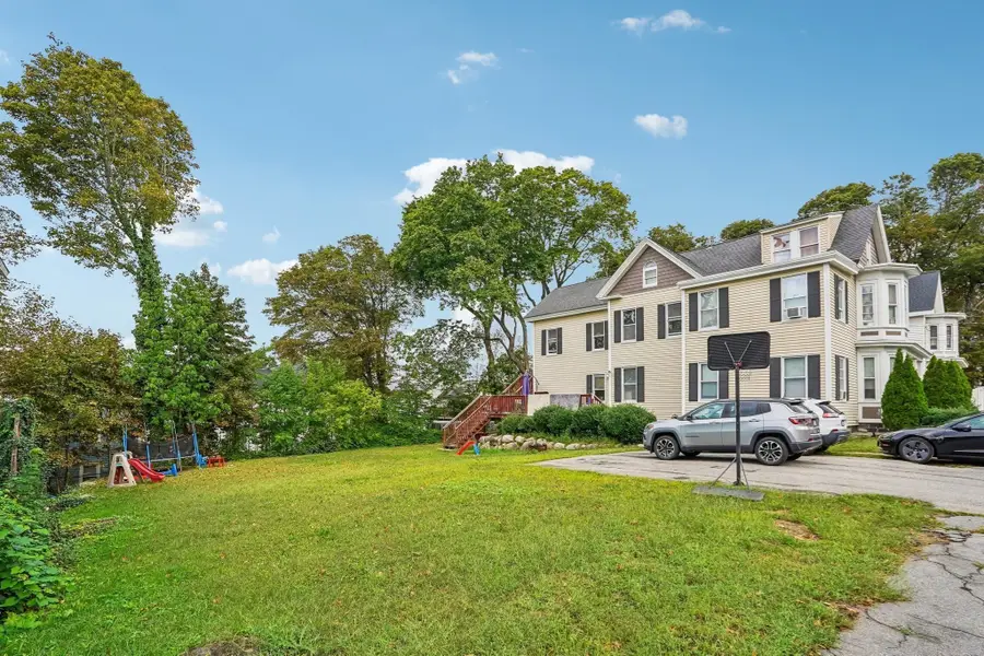 112 Fremont St, Lowell, MA 01850 - #2