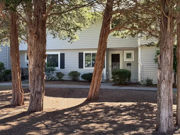 12 Beals Cove Rd #F, Hingham, MA 02043