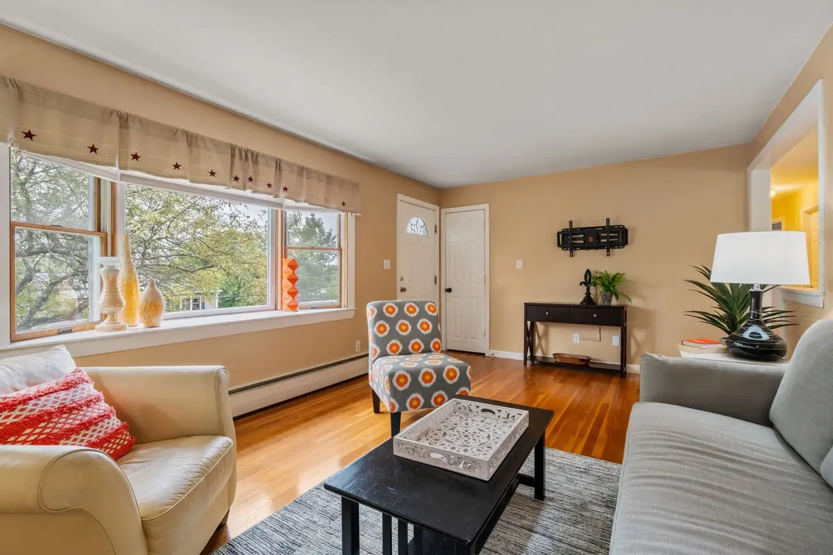 49 Elmwood St, Auburn, MA 01501 - #1