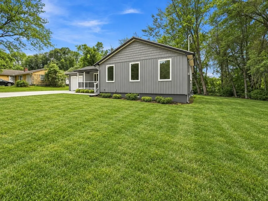 110 Mountain View St, South Hadley, MA 01075 - #3