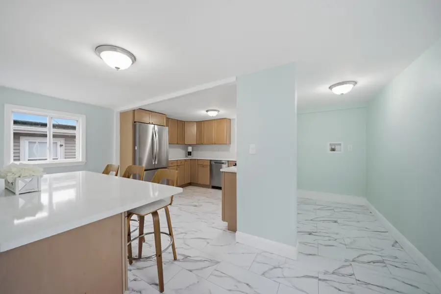 57 Corbett St, Lowell, MA 01852 - #3