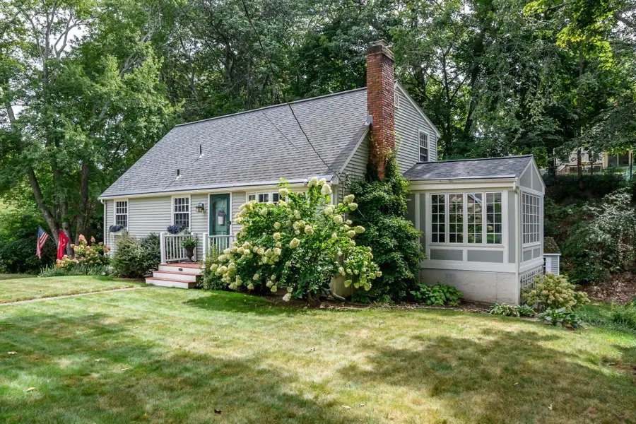 37 Pine St, Natick, MA 01760 - #3