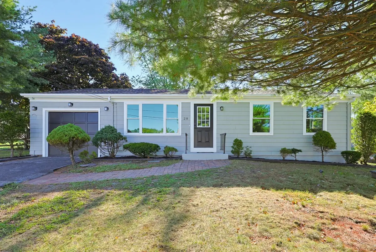 28 Deerfield Rd, Attleboro, MA 02703 - #1