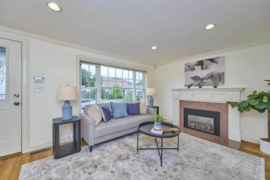 25 Jensen Rd, Watertown, MA 02472 - #3