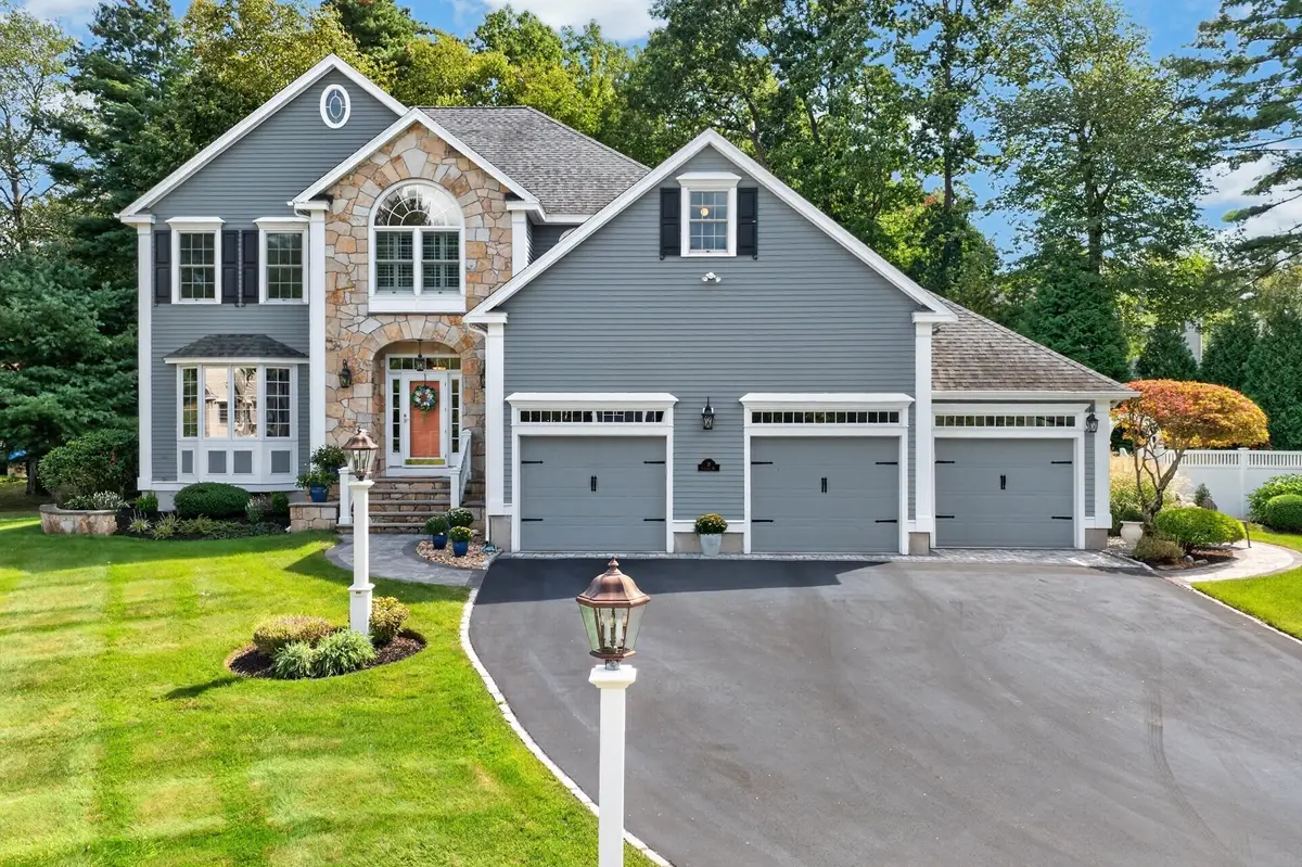 21 Somerset Dr, Andover, MA 01810 - #1