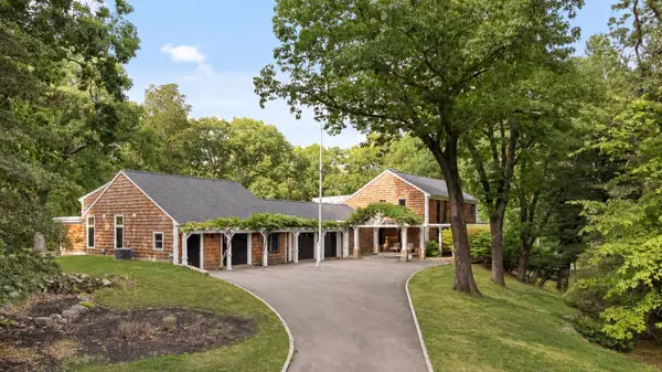 8&10 Evergreen Ln, Hingham, MA 02043