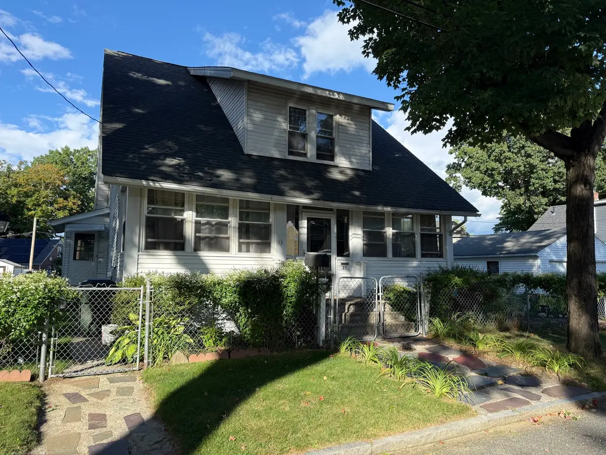 27 Border St, Springfield, MA 01104 - #1