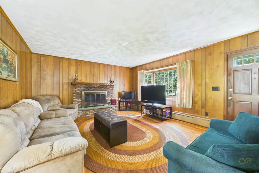 1541 N Hixville Rd, Dartmouth, MA 02747 - #3