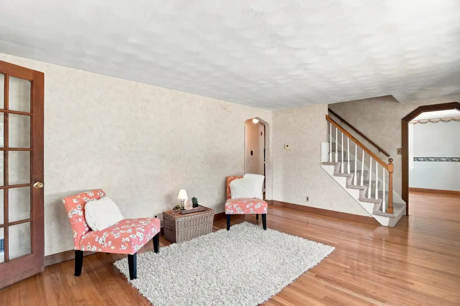 23 Mayflower Road, Woburn, MA 01801 - #3