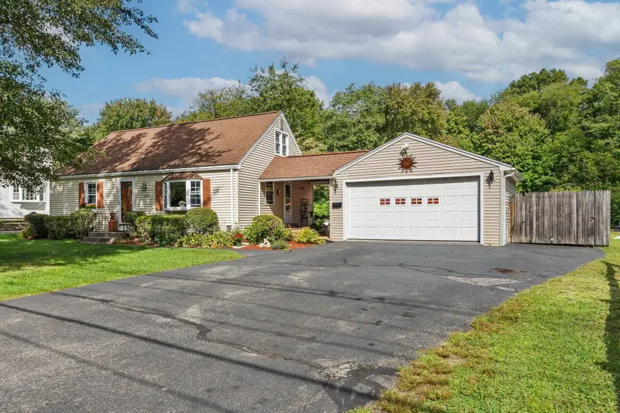 254 Mccarthy Ave, Chicopee, MA 01020 - #3