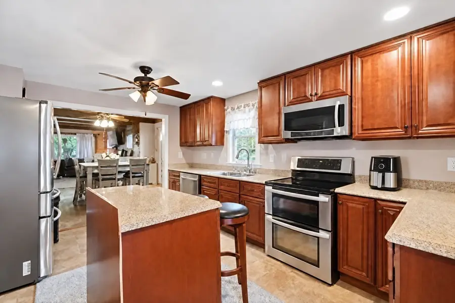 28 Dalton Pl, Springfield, MA 01109 - #2