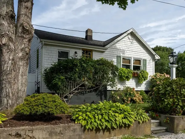 13 Lincoln St, Wareham, MA 02571