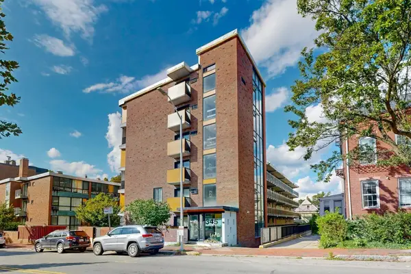 345 Harvard St #2 E-F, Cambridge, MA 02138