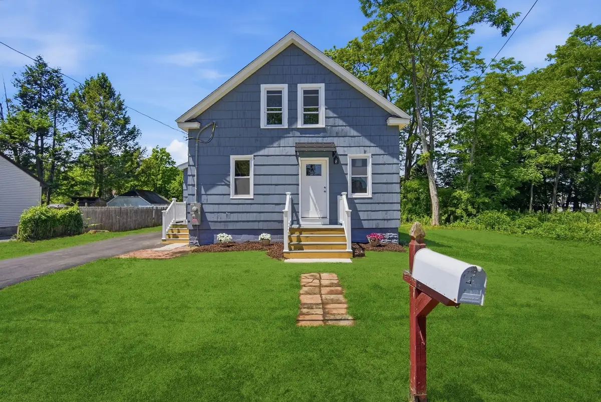 4 Wilson Str, Wilbraham, MA 01095 - #1