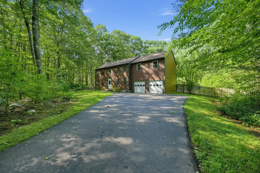 6 Woodview Dr, Hubbardston, MA 01452 - #3