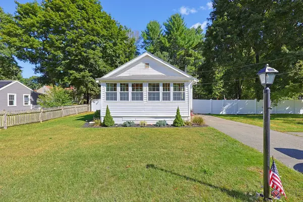 300 Cocasset St, Foxboro, MA 02035