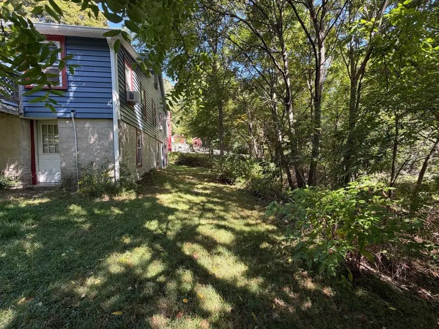 15 Warsaw Avenue, Dudley, MA 01571 - #3