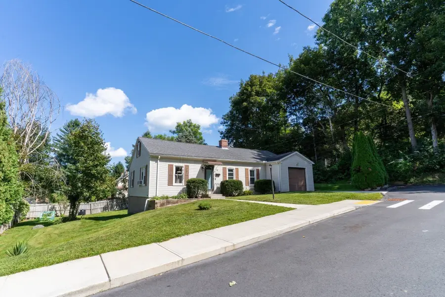 15 Maple Ter, Three Rivers, MA 01080 - #3