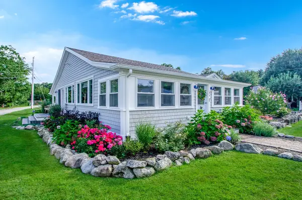 44 Oakdale Ave, Marion, MA 02738