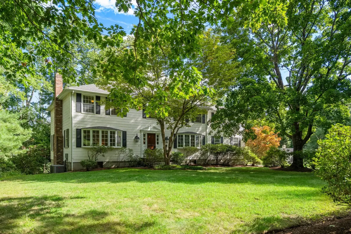10 Circle Dr, Dover, MA 02030 - #1