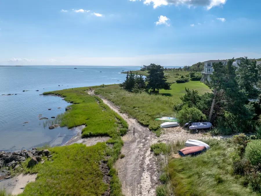 8 Dyar Rd, Mattapoisett, MA 02739 - #3