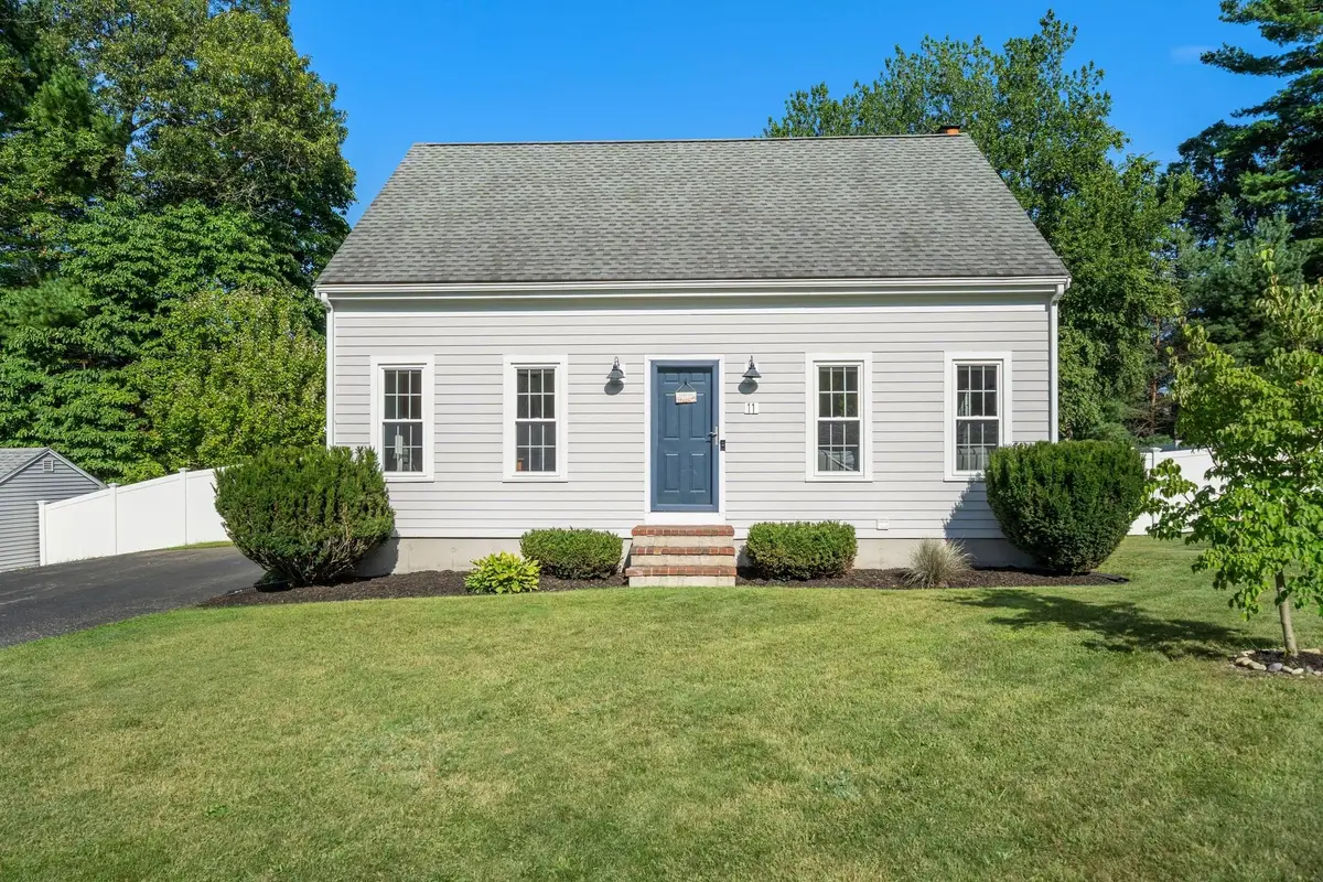 11 Daniel Teague Dr, Rockland, MA 02370 - #1