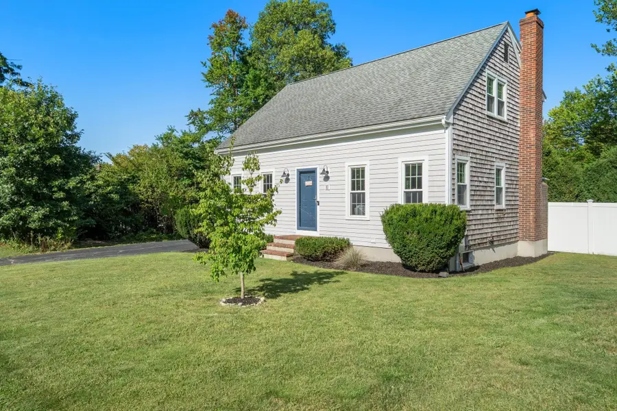 11 Daniel Teague Dr, Rockland, MA 02370 - #3