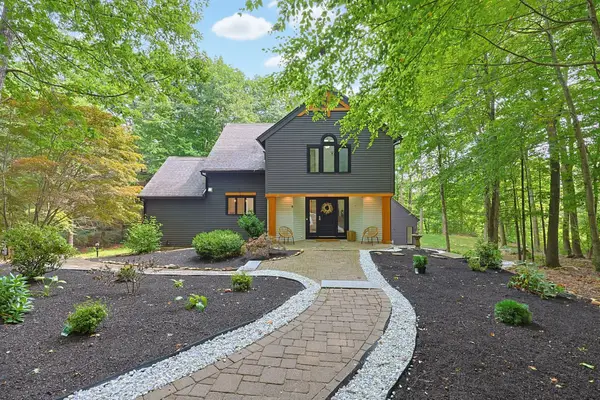 3 Goodrich Rd, Sturbridge, MA 01566