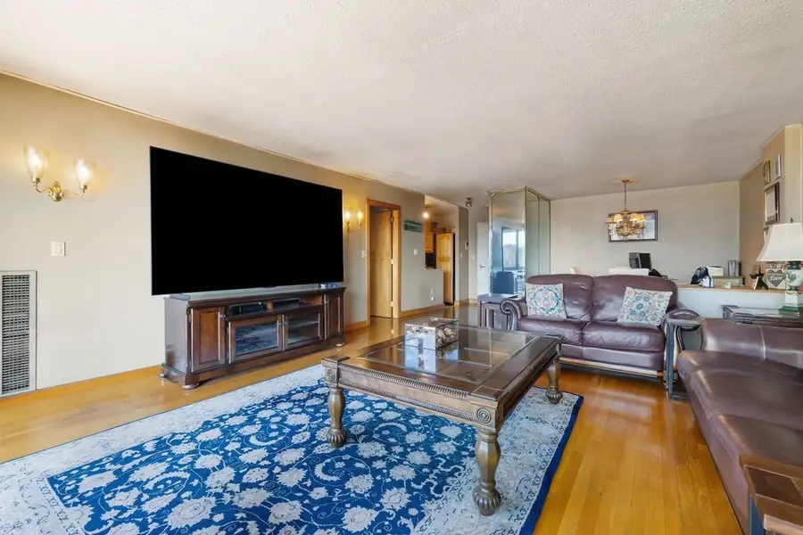 566 Commonwealth #708, Boston, MA 02215 - #3