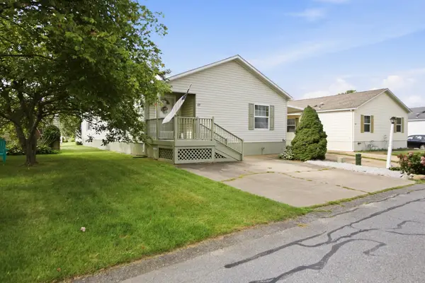 177 Songbird, Tiverton, RI 02878